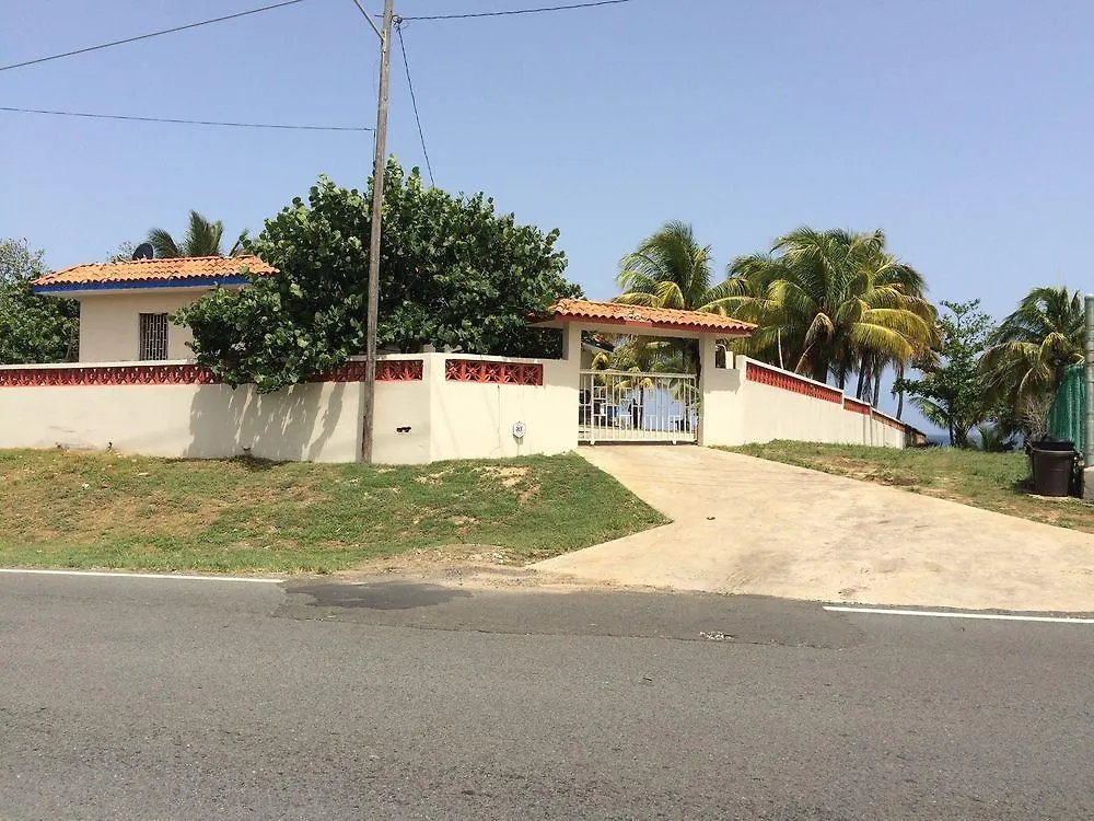 Ventana al Atlantico Boutique Hotel at Arecibo 681 Ocean Drive Islote Habitación en casa particular